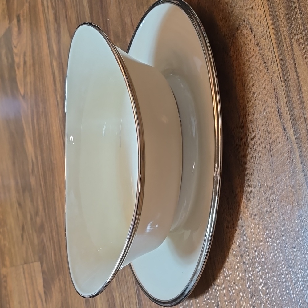 Lenox Solitaire Gravy Boat with Attached Saucer